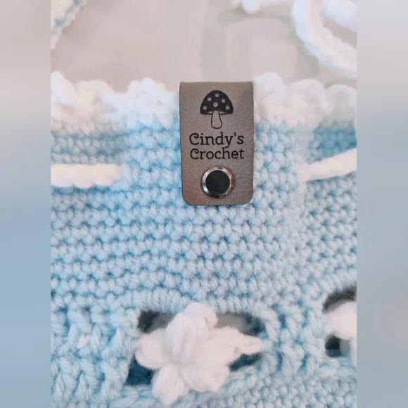 Crocheted Blue and White Heart Granny Square Drawstring Crossbody Bag - Picture 3 of 3